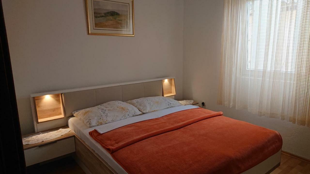 Appartamento Apartman Ivanka Vir Esterno foto