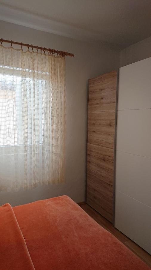 Appartamento Apartman Ivanka Vir Esterno foto